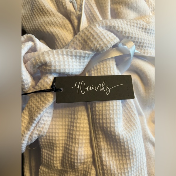 2/$20 40 Winks waffle-knit robe. - Picture 2 of 3